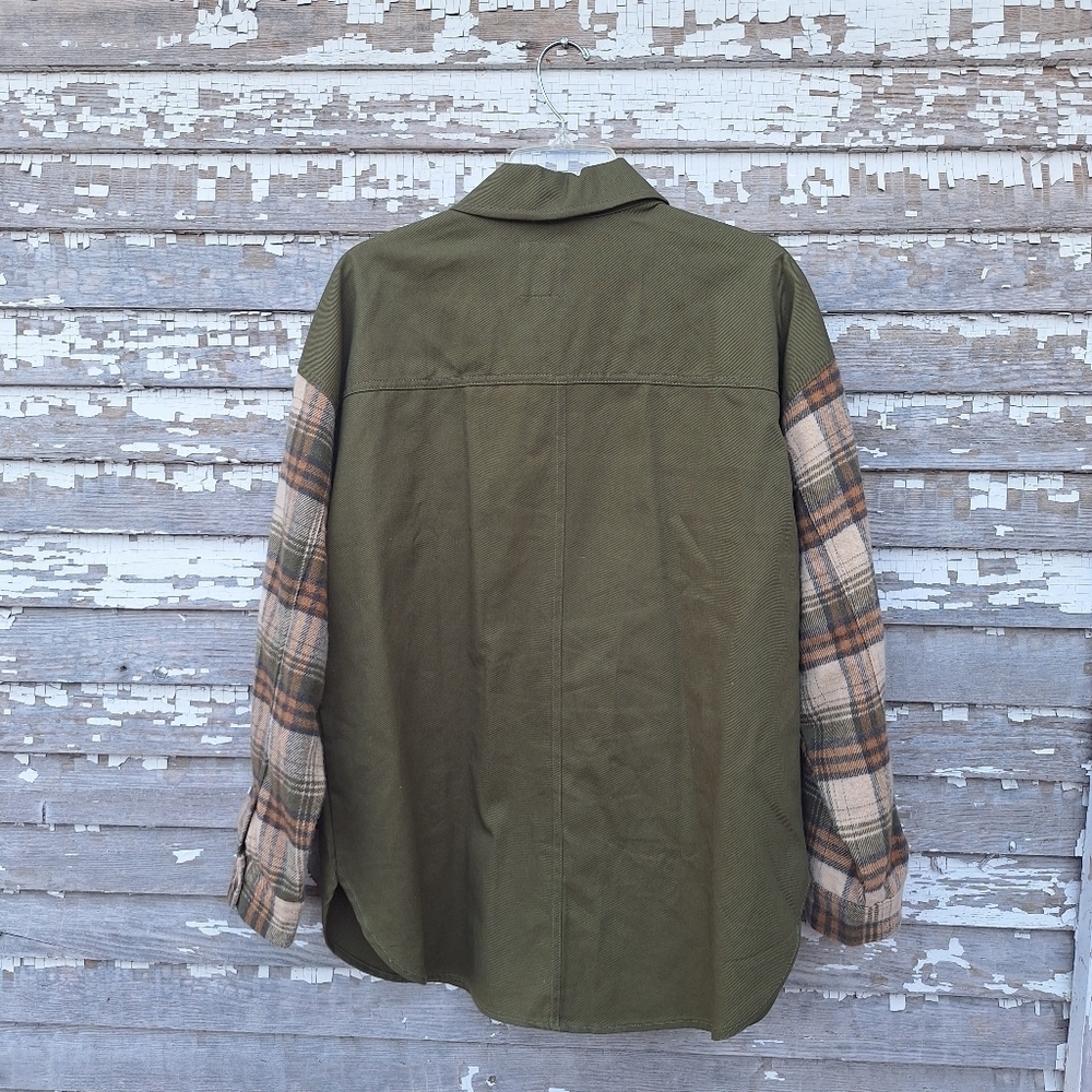 🌟 Thread & Supply Shacket Olive Green Plaid Sleeve Button-Up Shirt Size Large - Picture 3 of 5